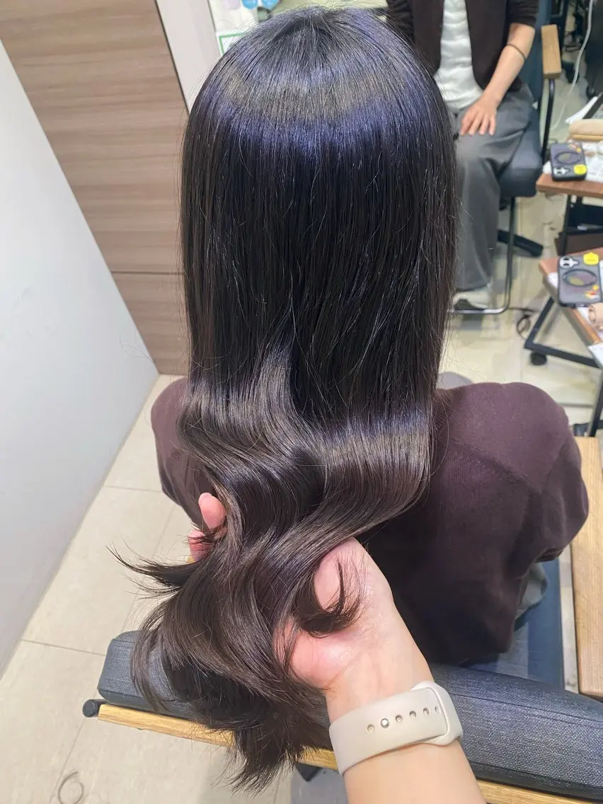 セミロング カラー ヘアカラー トリートメント 艶髪/縮毛矯正/井出 くるみのヘアスタイル