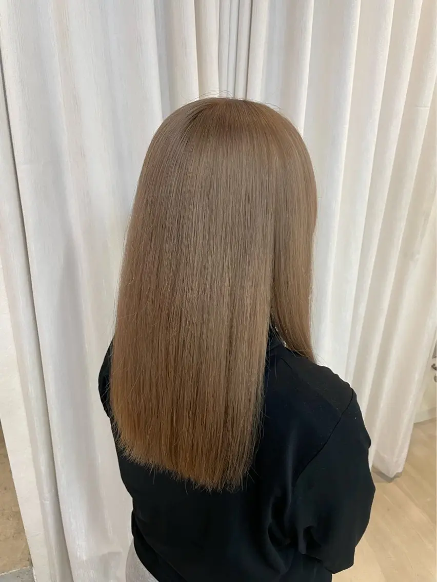 セミロング カラー ベージュカラー 安井まゆ _Box mico.のヘアスタイル