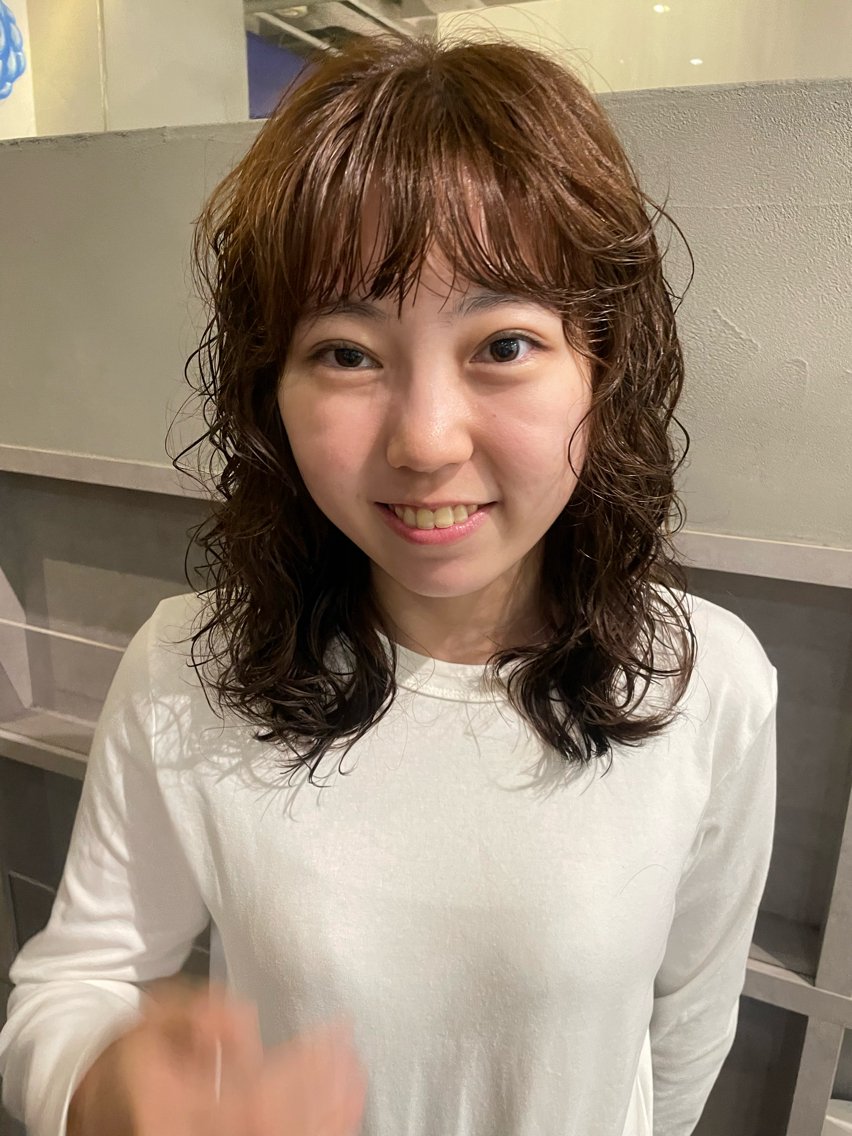 ミディアム パーマ ミディアムパーマ レイヤーカット ナガシマ マイのヘアスタイル