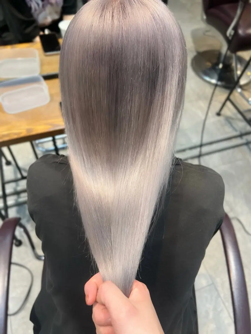 ロング カラー 🎀ハイトーン・艶 カラー HANA🎀のヘアスタイル