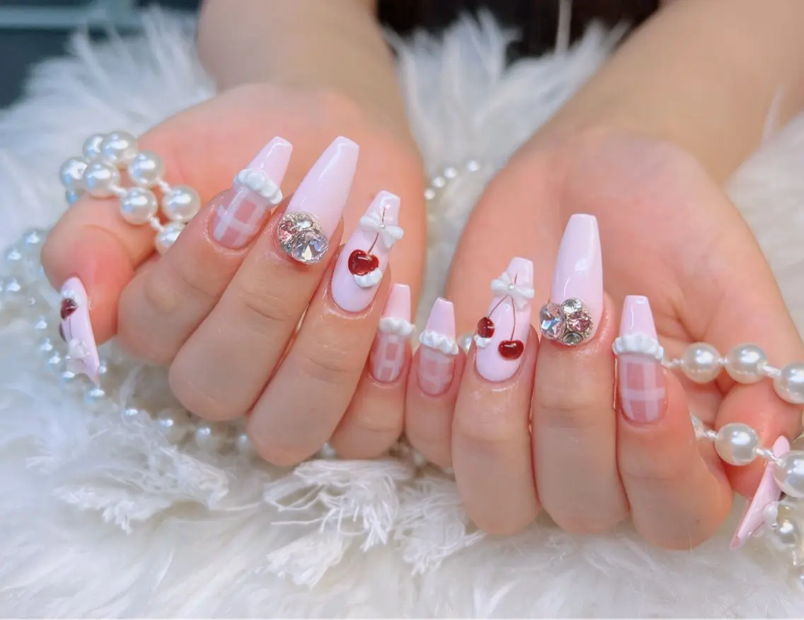 ミディアム ハンドネイル Lee _nailのネイルデザイン