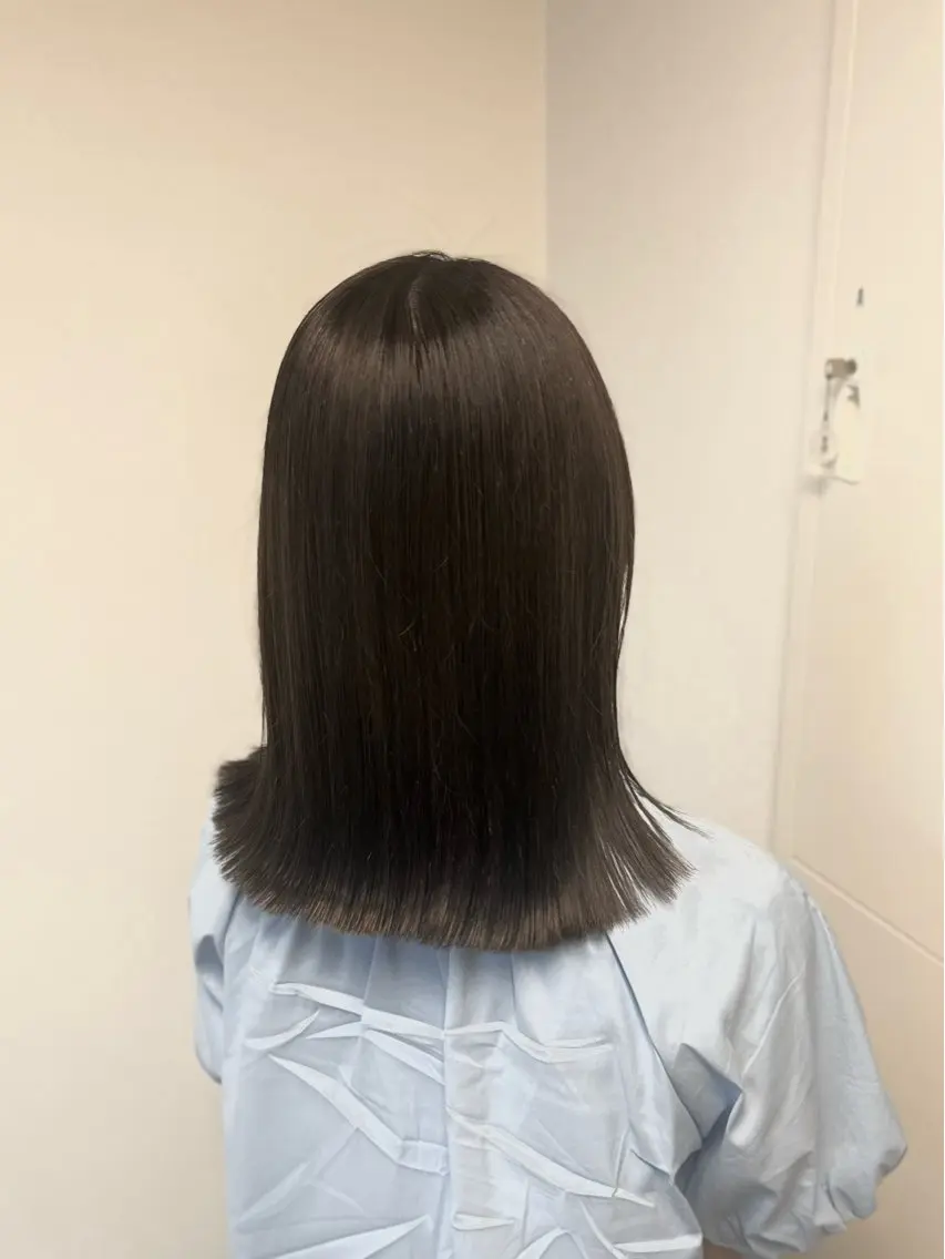 ミディアム 縮毛矯正 カット ヘアカラー 縮毛矯正 トリートメント ヘアセット 縮毛矯正✨グレー ジュカラー✨MOEのヘアスタイル