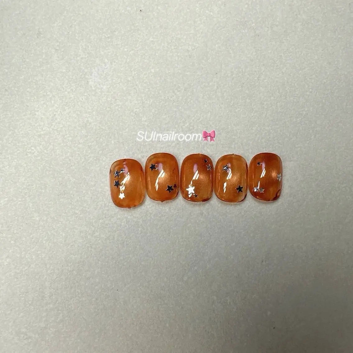 ネイル フットネイル ラメ(グリッター) マグネットネイル オレンジ フットネイル 自宅SUI Nail Roomのネイルデザイン