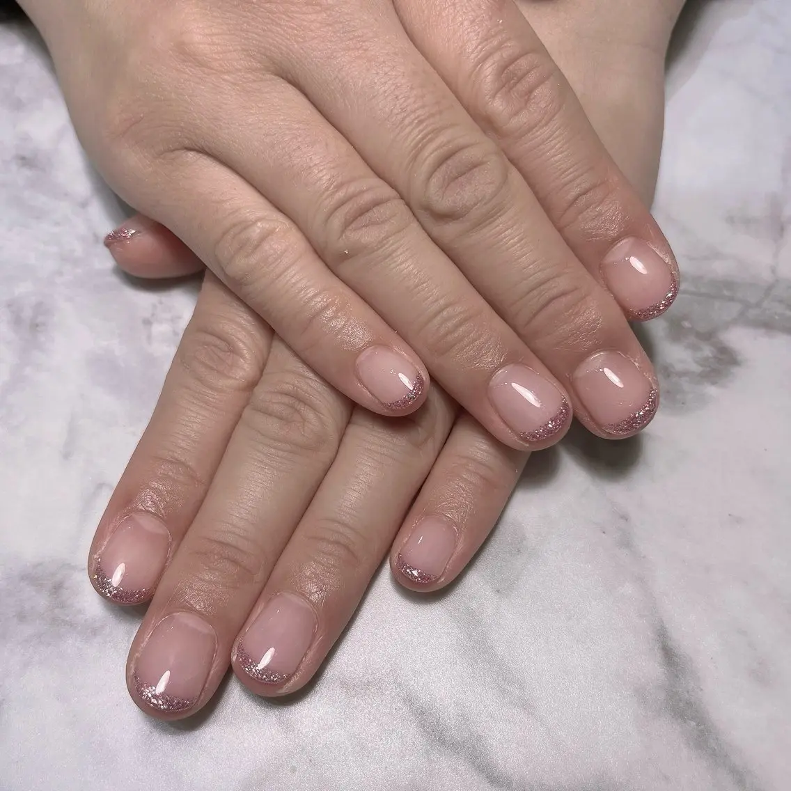 ネイル フラッシュネイル フレンチネイル ラメ(グリッター) 十色 Saoriのネイルデザイン