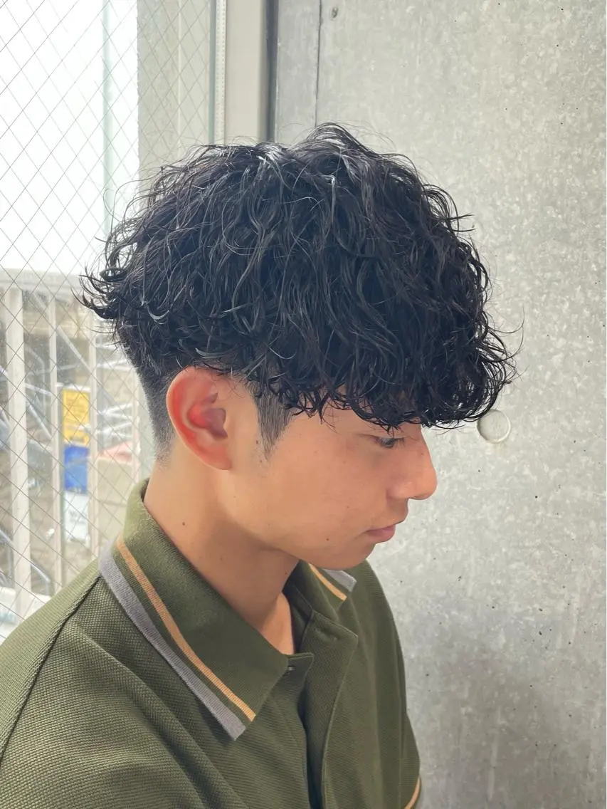 人気𝐍𝐨. 3💙新規メンズ限定💙波巻きパーマ(前処理剤付き)+カット+1stepトリートメント✨️の写真