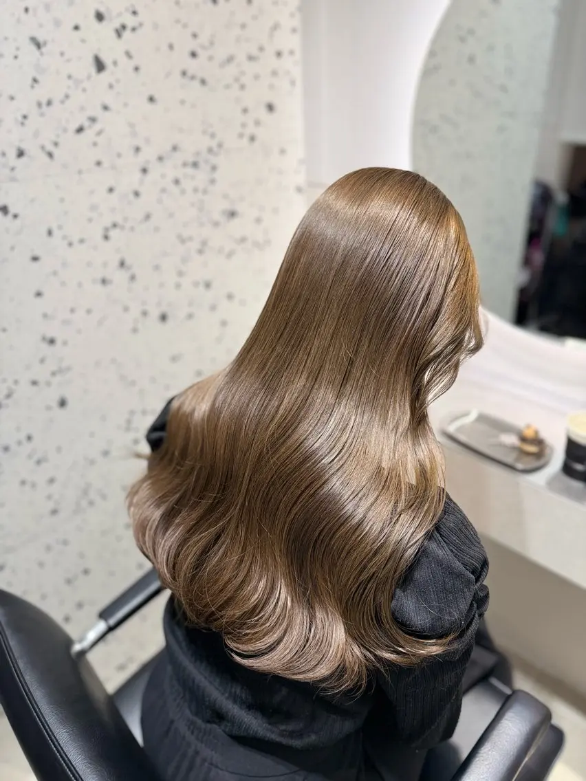ロング カラー ベージュカラー ブリーチ ブリーチなしカラー オリーブベージュ カット ヘアカラー トリートメント オタク特化美容師💟 チバコナツのヘアスタイル