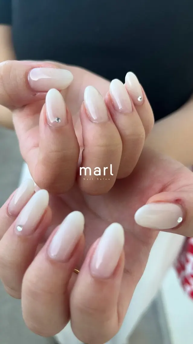 ネイル アートネイル ホワイト ハンドネイル nue【ムー】 SUZUKAのネイルデザイン