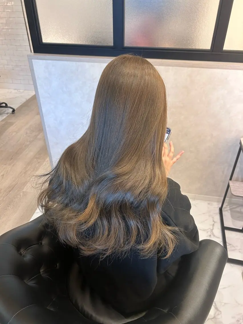 ロング カラー カット ヘアカラー トリートメント emi/髪質改善/ 韓国風/艶カラーのヘアスタイル