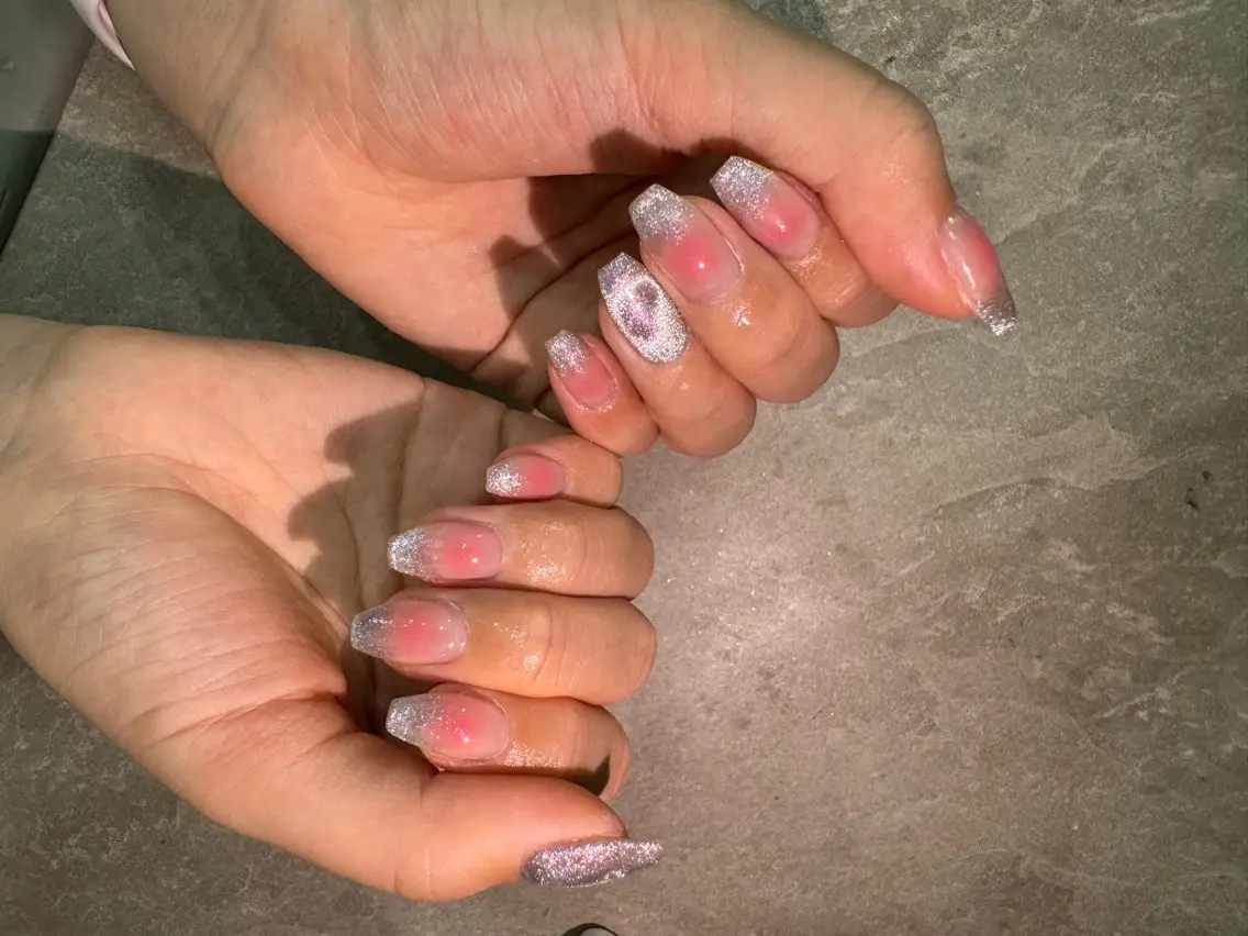 ネイル LAVISH 大和店 emi・:*+のネイルデザイン