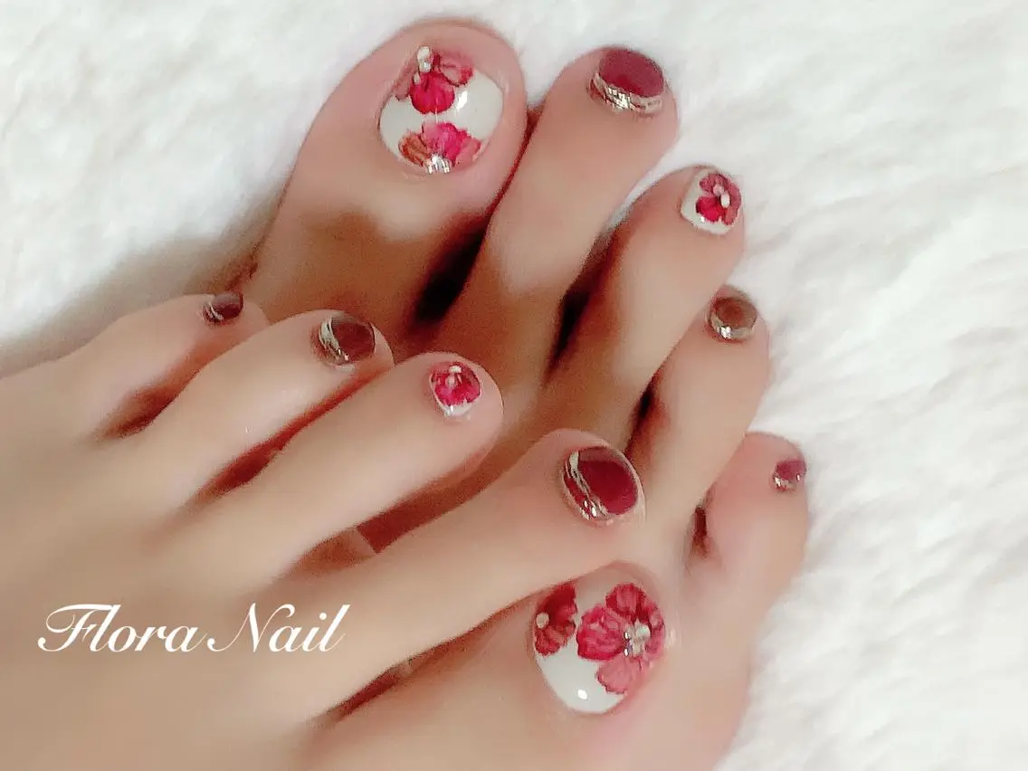 ネイル フラワーネイル フットネイル Flora Nail 【フローラ ネイル】のネイルデザイン