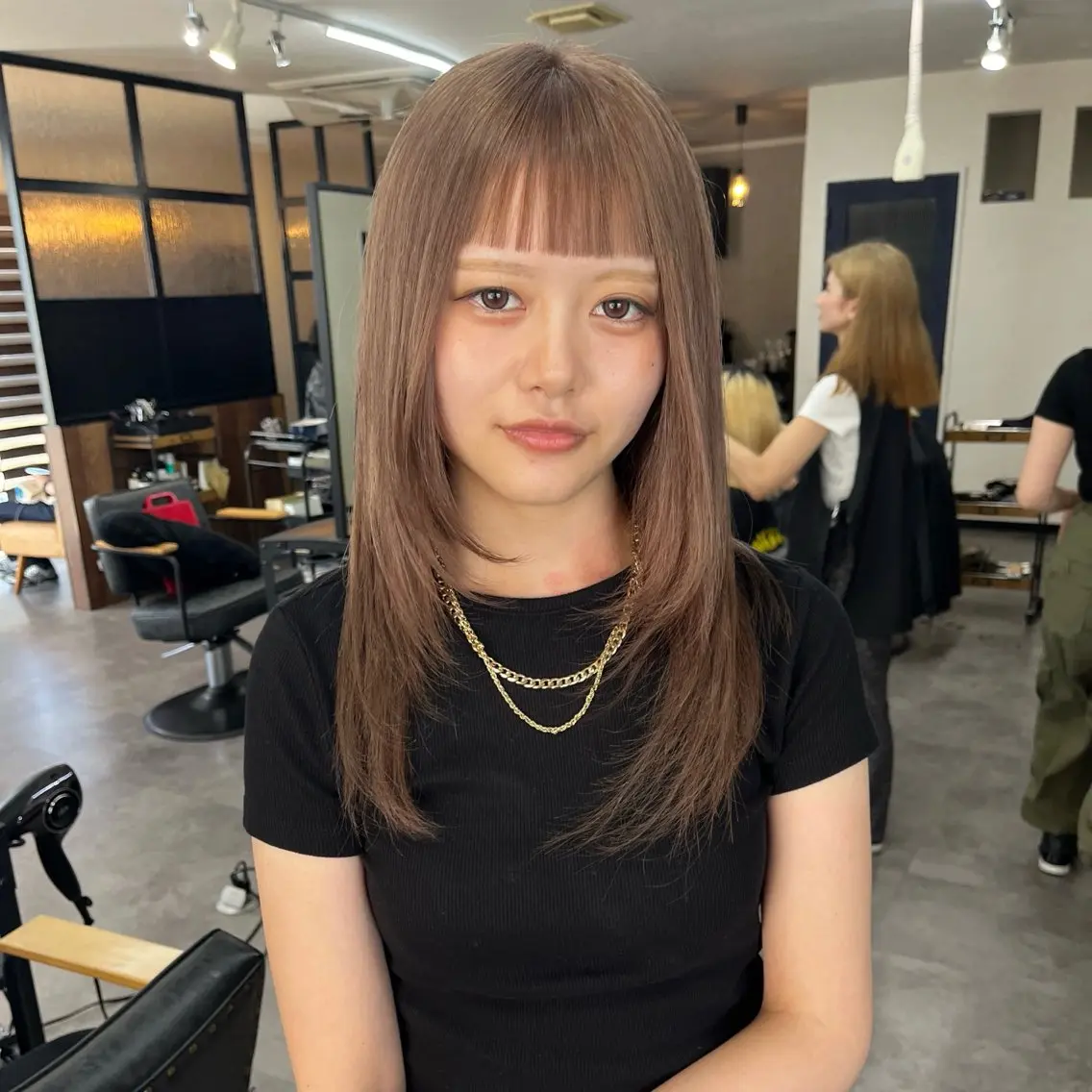 セミロング カラー 鳥居 叶夢のヘアスタイル
