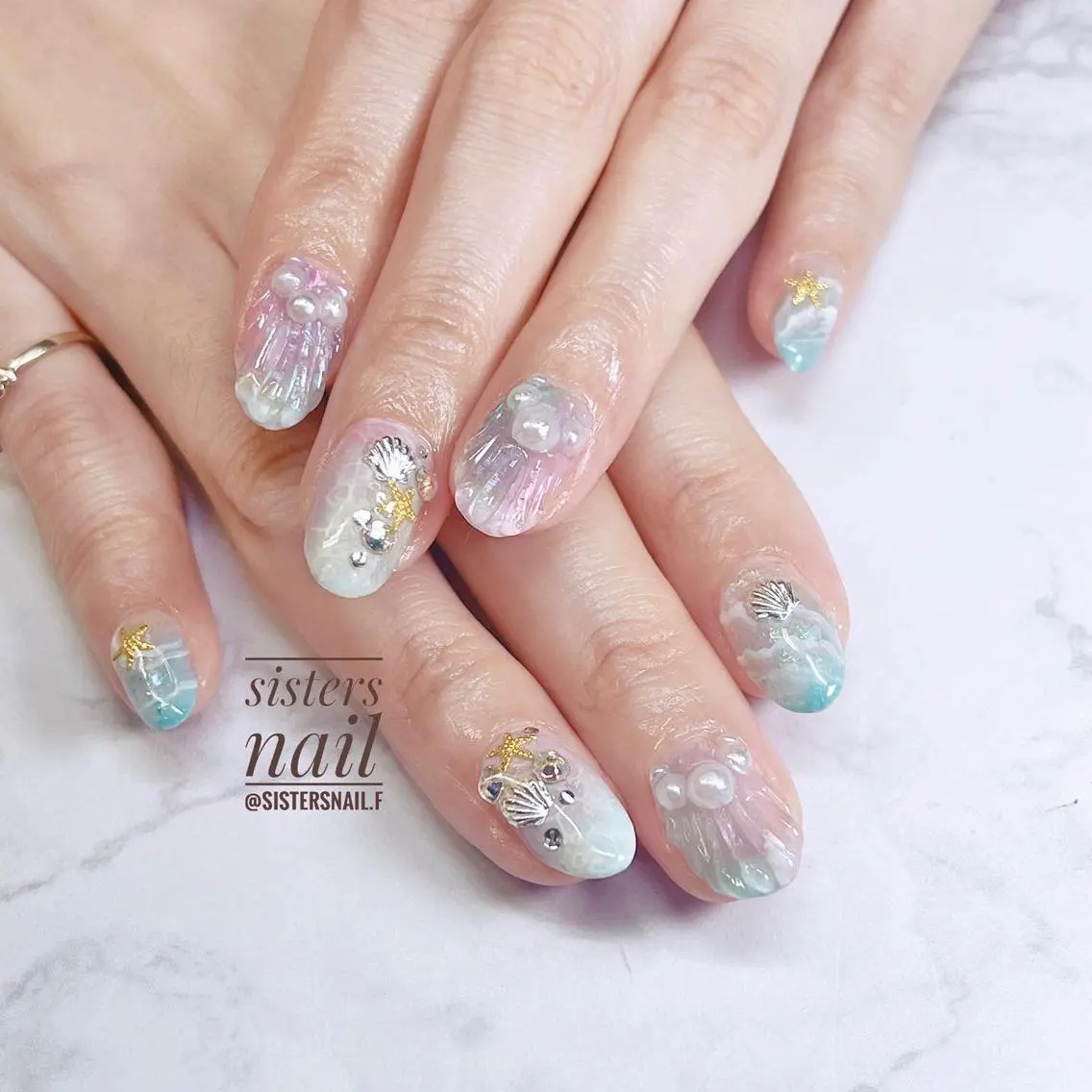 ネイル アートネイル グラデーション 氷ネイル・うるうるネイル ぷっくりネイル 夏ネイル sisters nail.fのネイルデザイン