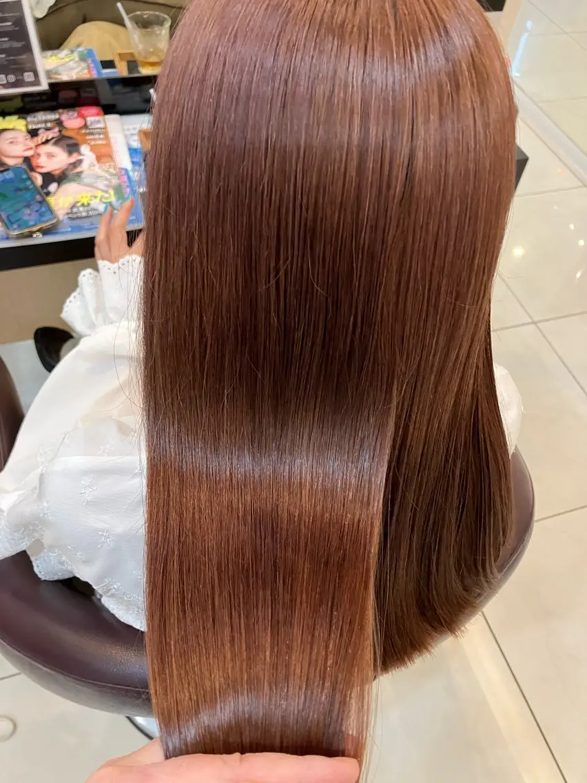 セミロング カット ヘアカラー yukari 艶髪ヘアのヘアスタイル