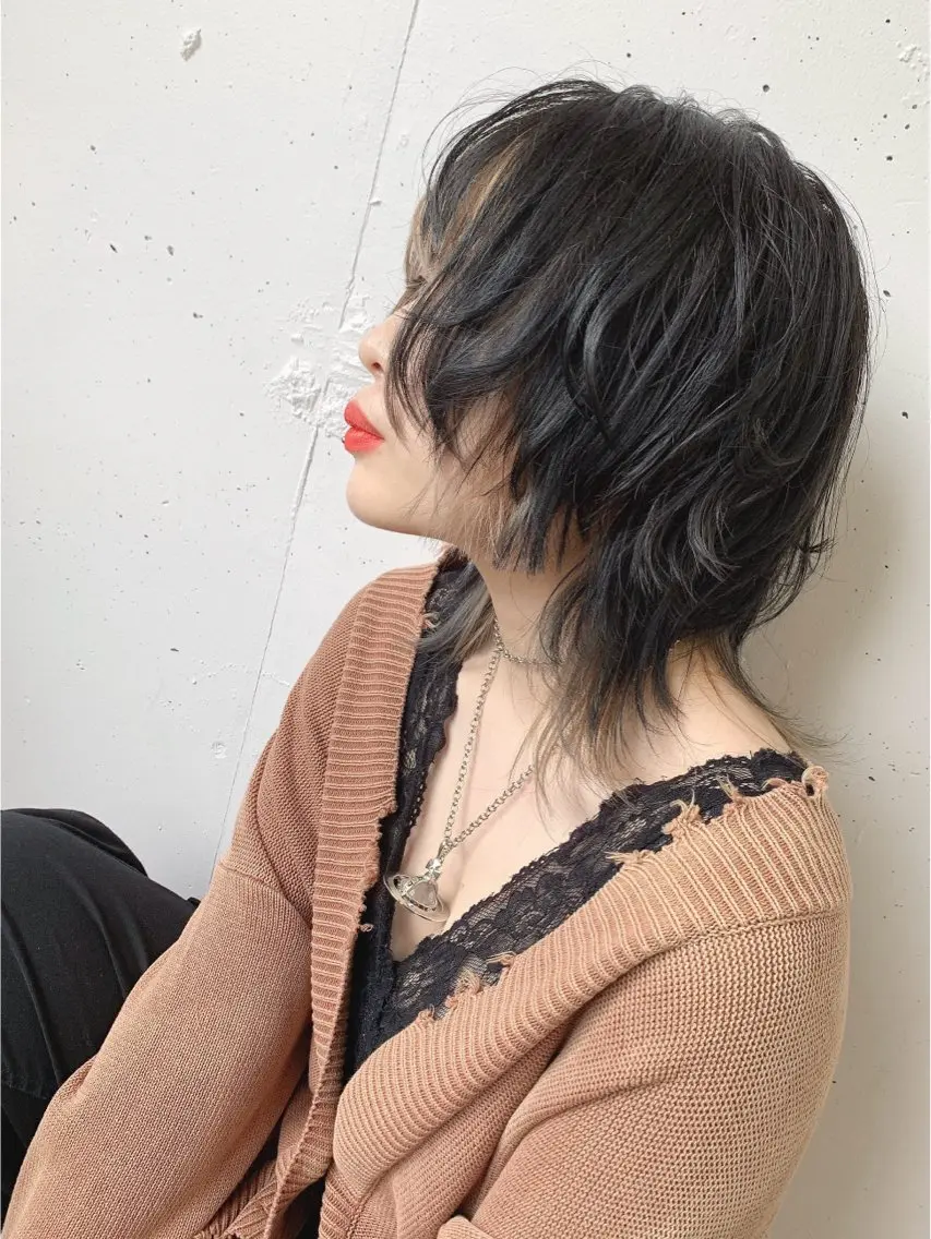 ミディアム ウルフカット カット ヘアカラー トリートメント ウルフ🤍渋谷 🤍Mizukiのヘアスタイル