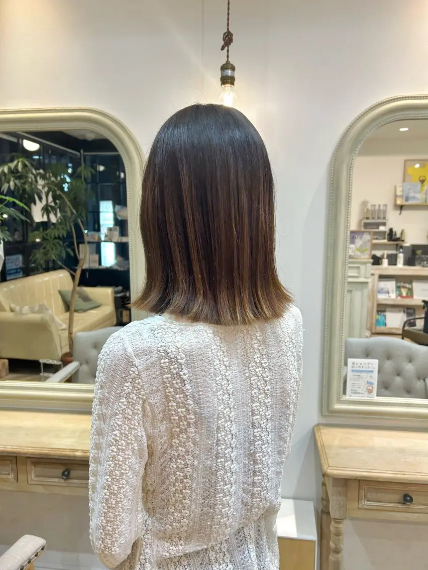 ミディアム サイトウ ミキのヘアスタイル