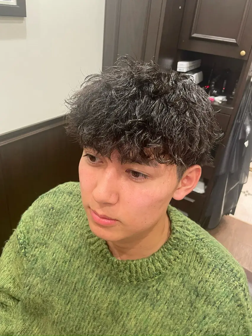 ショート パーマ メンズ マッシュ 波巻きパーマ 藤井 響のヘアスタイル
