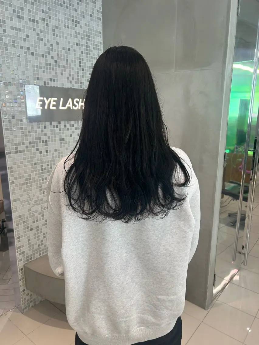 ロング カラー カット ヘアカラー トリートメント 透明感カラー🫧 nanohaのヘアスタイル