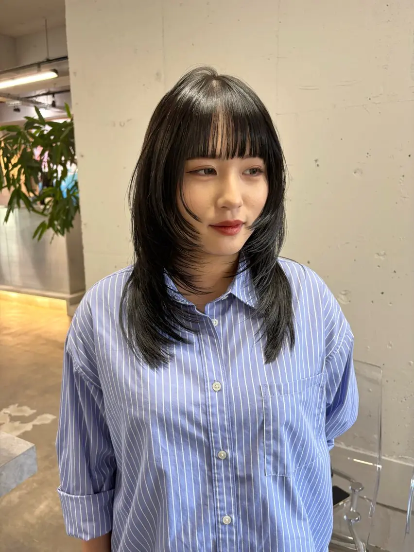 セミロング ハッシュカット🎀 レイヤーカットのヘアスタイル