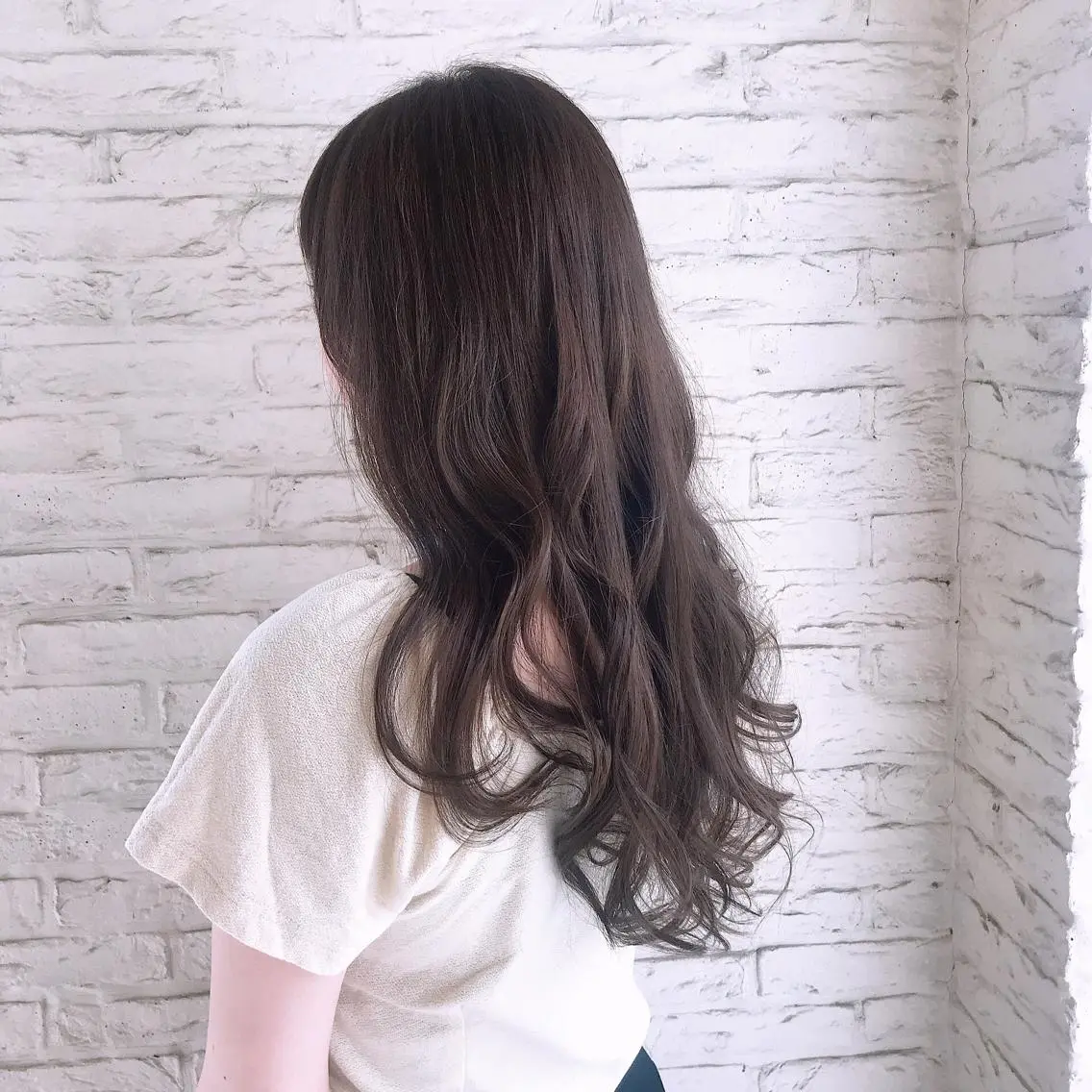 ロング カラー 透明感カラー グレージュ イルミナカラー カット ヘアカラー 澤田 彩香のヘアスタイル