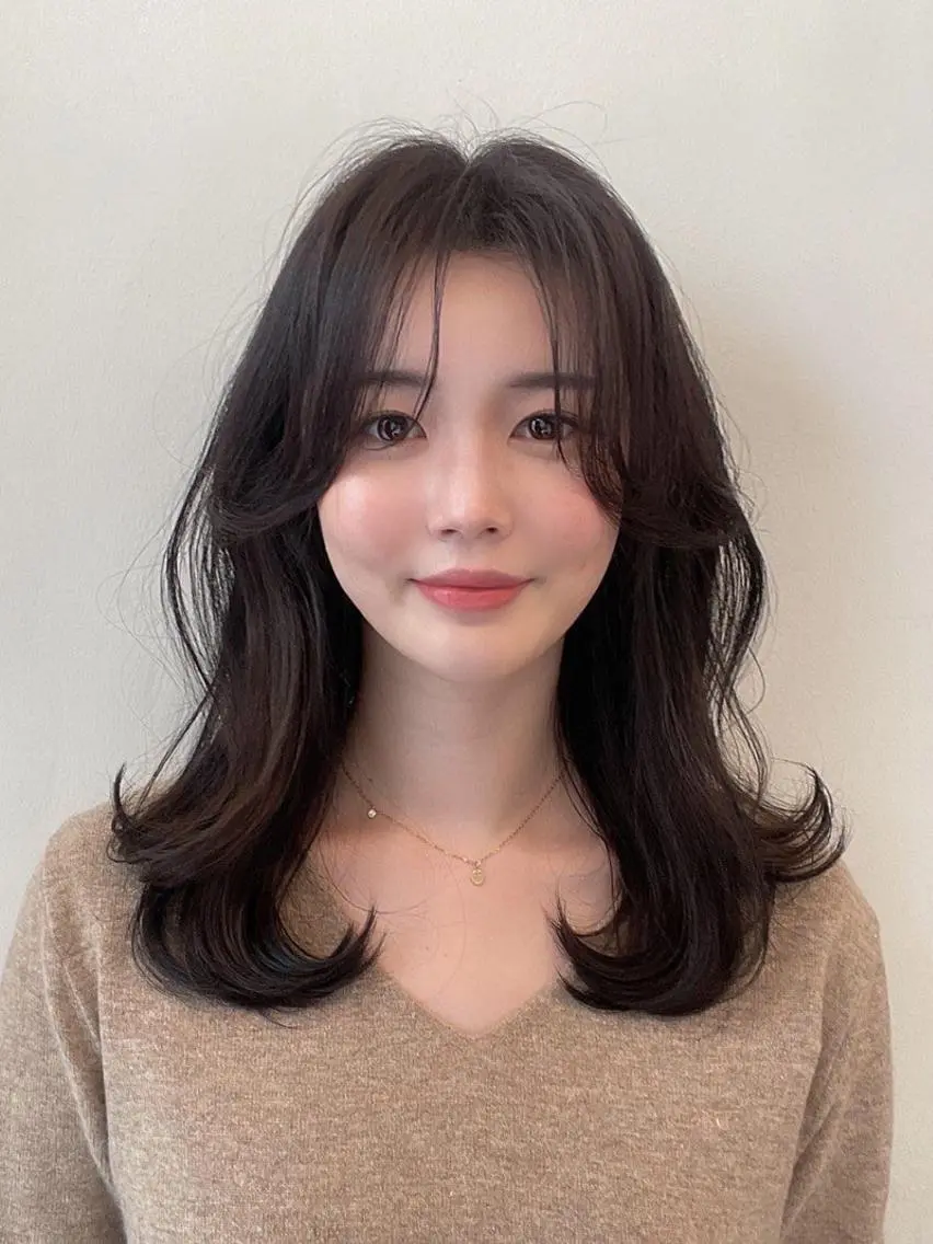 ［圧倒的１番人気✨］韓国式🇰🇷カット➕(赤味を消す透明感カラー➕水素パウダーtr➕TOKIOtr✂︎の写真