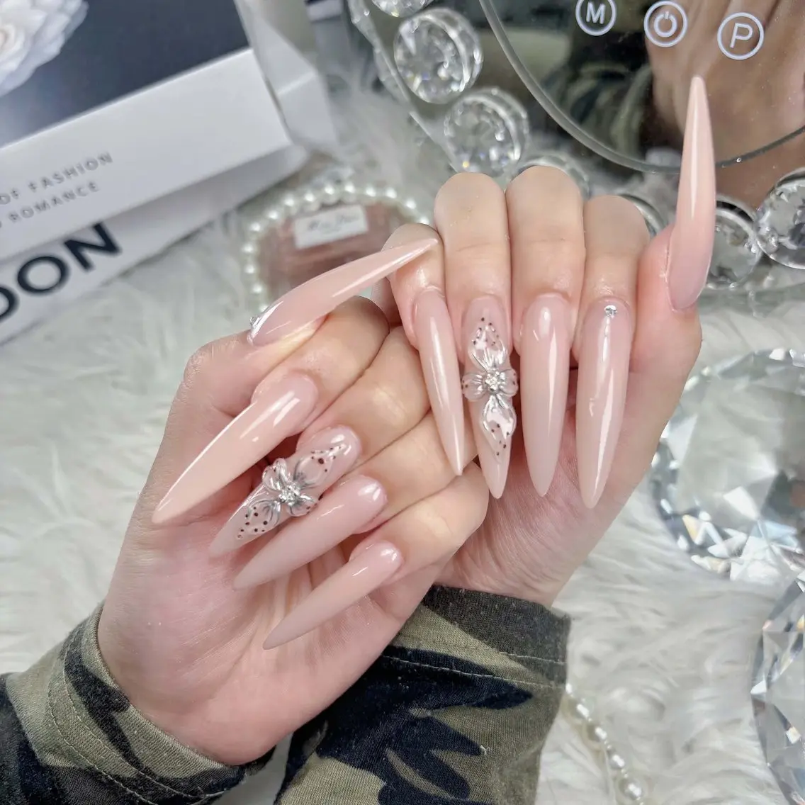 ネイル ハンドネイル ハンドケア Kitty Nail Novaのネイルデザイン