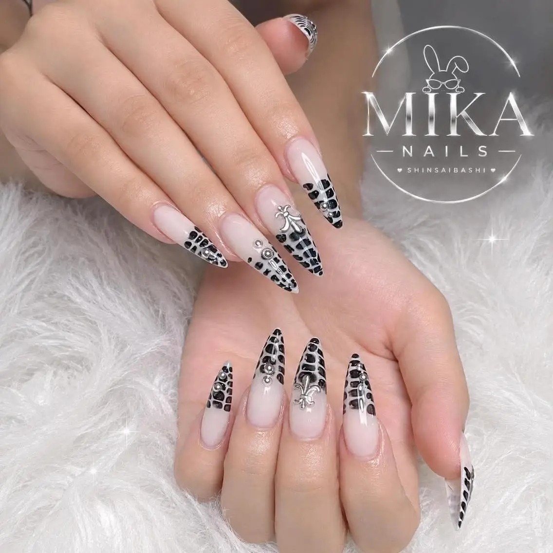 ネイル アートネイル チークネイル ドット フットネイル フレンチネイル ハンドネイル Mika Nails 心斎橋のネイルデザイン