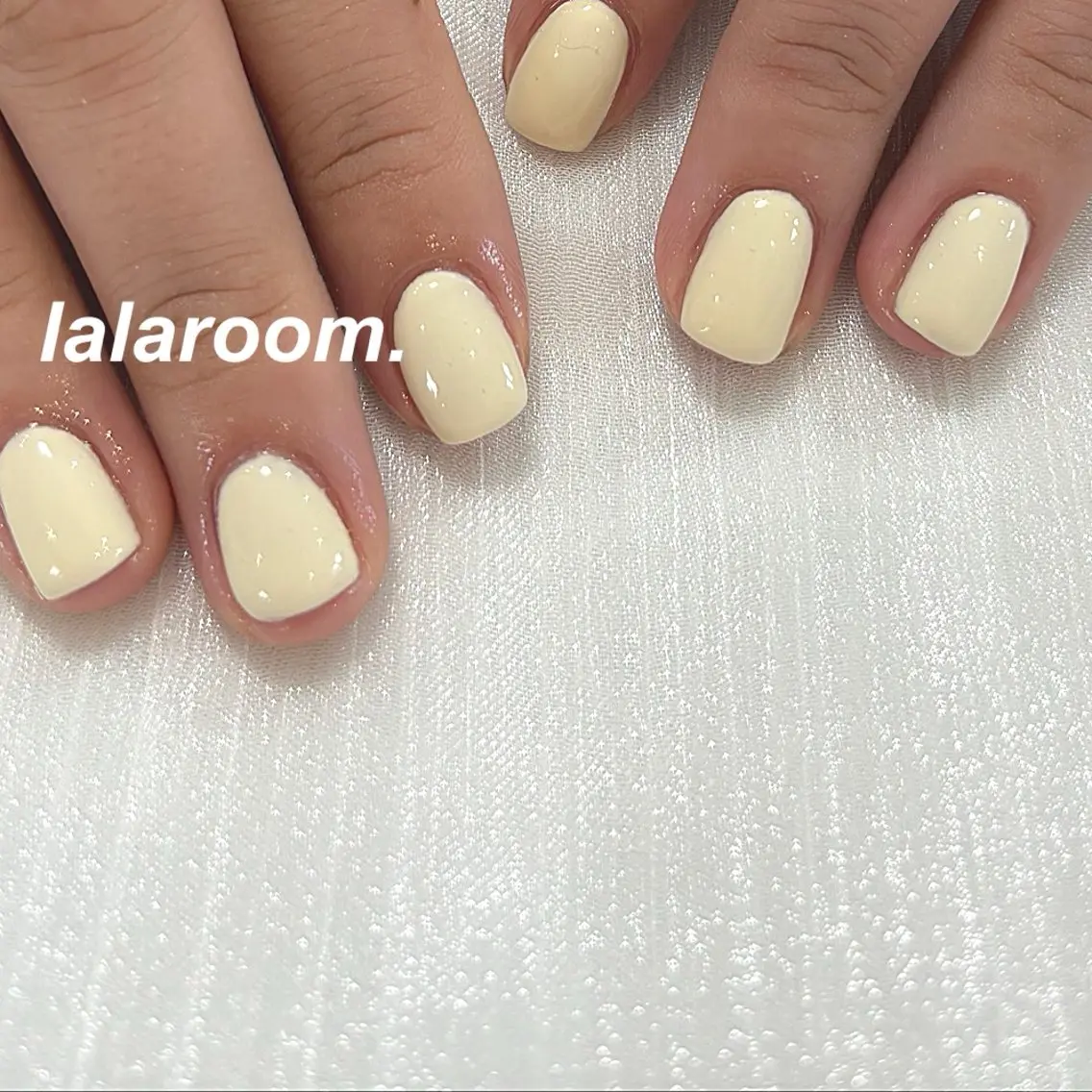 ネイル キラキラネイル マグネットネイル オフィスネイル ワンカラーネイル シンプルネイル ハンドネイル lala room.のネイルデザイン