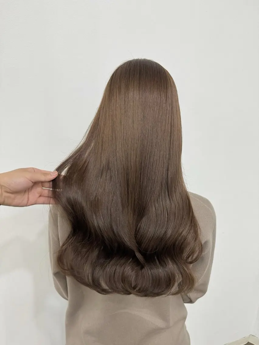 ロング ヘアカラー トリートメント ブリーチなしカラー /ベージュカラーのヘアスタイル