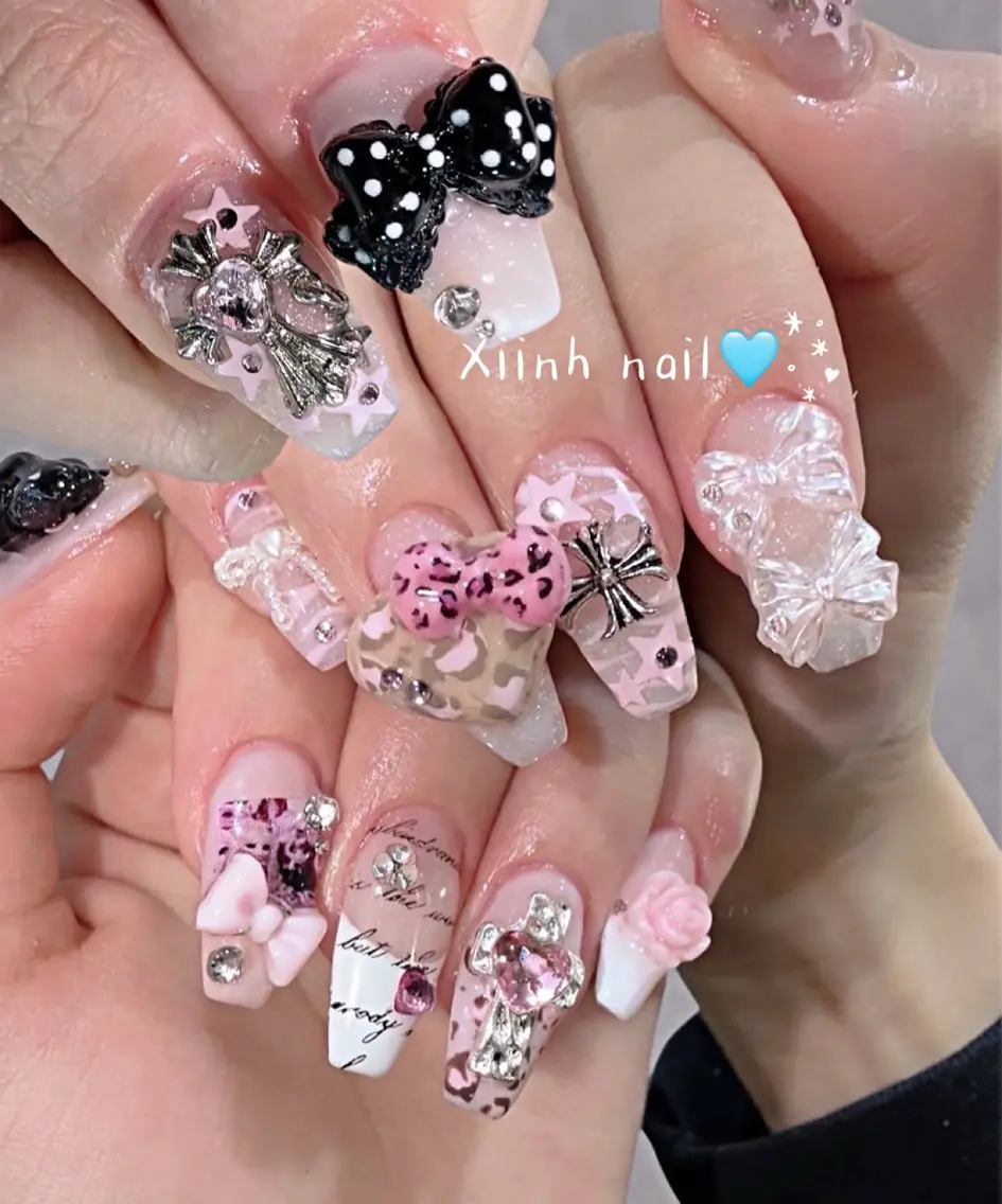 ネイル チークネイル 桜ネイル フットネイル ジェルネイル ハロウィン XIINH NAIL SALONのネイルデザイン