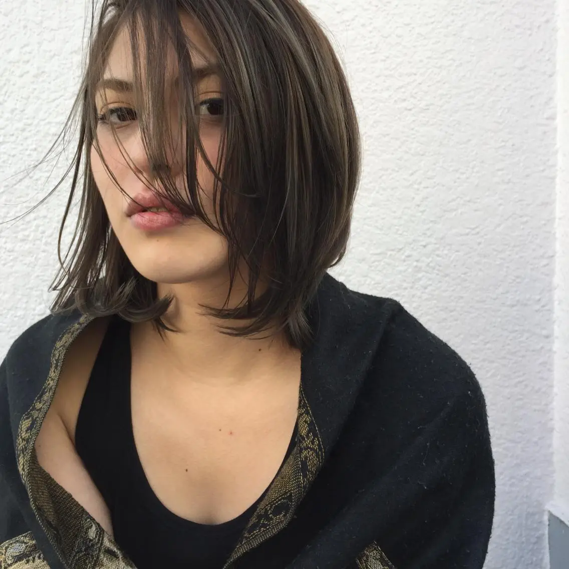 ショート カラー パーマ ヘアアレンジ メンズ キッズ ネイル マツエク・マツパ メンズハイライト グレージュ ハイライトカラー ハイライト ヘアカラー トリートメント 顔まわりレイヤー× 韓国ヘアオタベシンヤのヘアスタイル