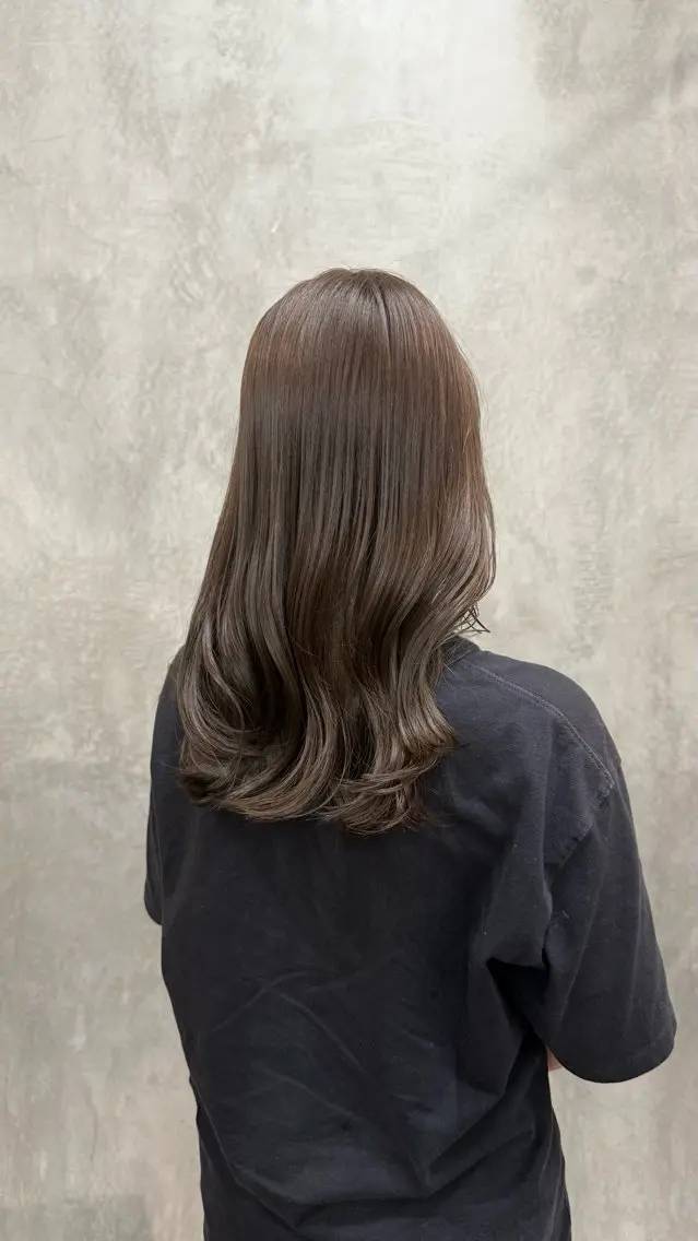 ロング カラー アッシュ アッシュブラウン ブラウンカラー 髪質改善・美髪矯正✨ YOIKU🎀ちさとのヘアスタイル