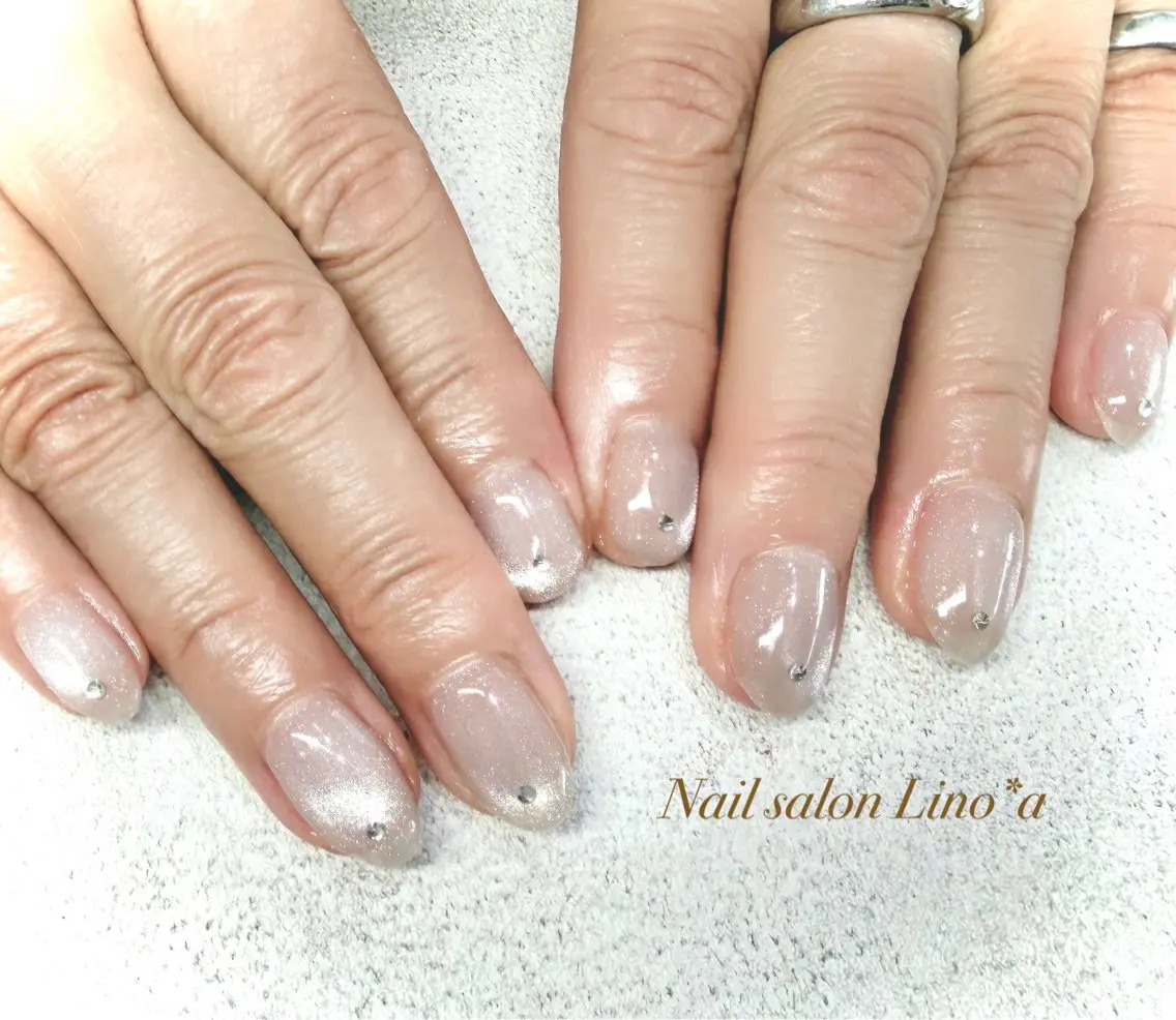 ネイル マグネットネイル マグネットワンカラー ワンカラーネイル ショートネイル ストーンネイル ハンドネイル Nail salon Lino*aのネイルデザイン