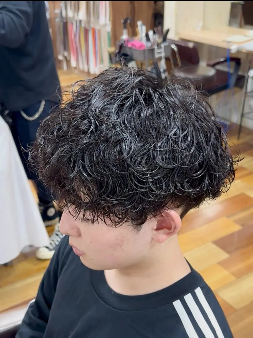 パーマ メンズ メンズパーマ 波巻きパーマ ウエチ シオミ 金沢文庫のヘアスタイル