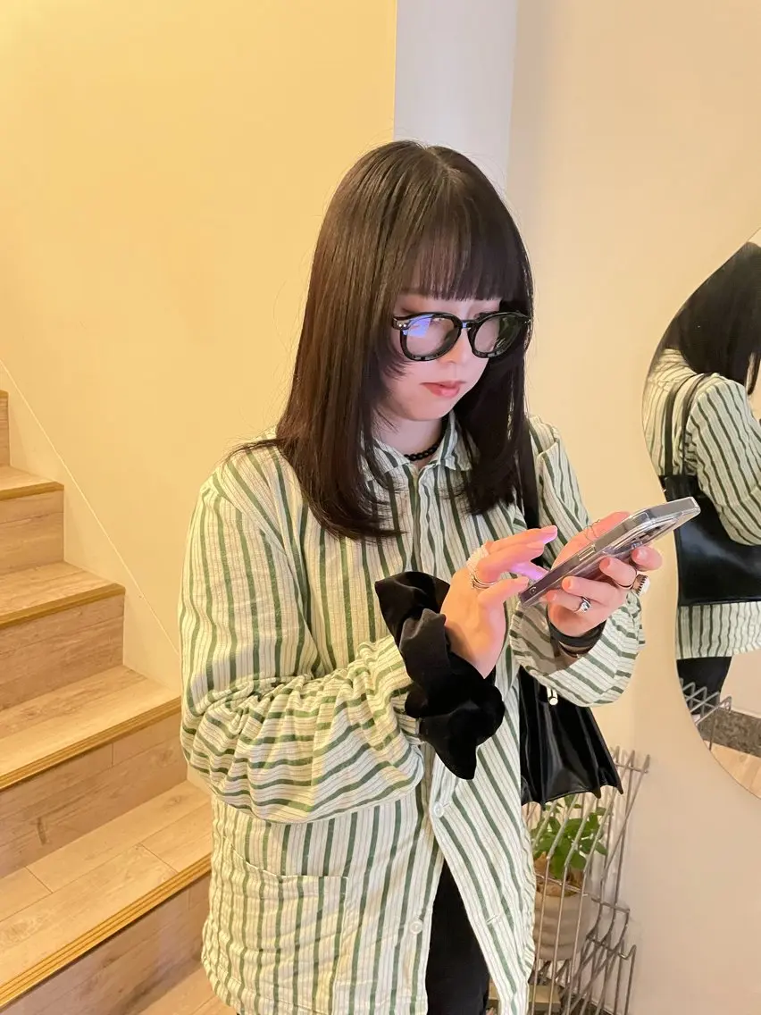 セミロング レイヤーカット トリートメント カット ヘアカラー トリートメント 渋谷 留菜のヘアスタイル