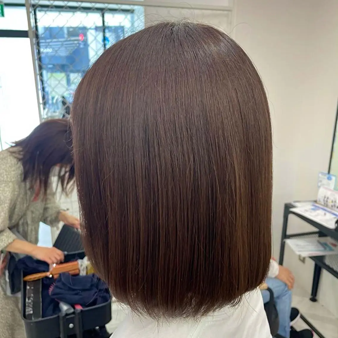 セミロング ヘアアレンジ メンズ ネイル マツエク・マツパ アイブロウ カラーマツエク ナチュラル ブラウン mona/ ストレートスタイル✨のヘアスタイル