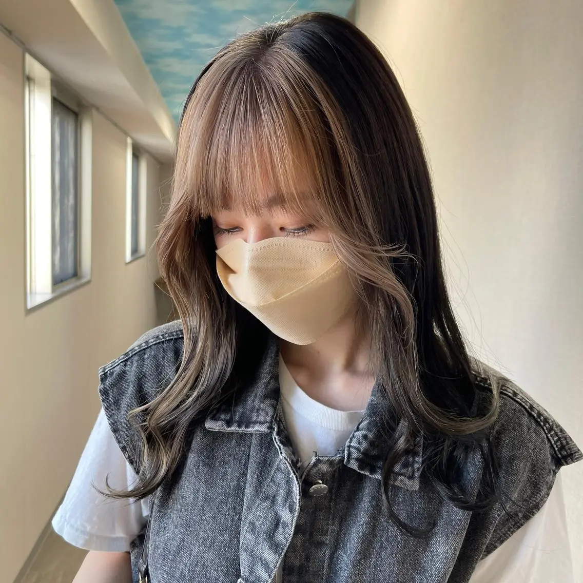セミロング カラー ヘアアレンジ ミストバング  フェイスフレーミング ヘアカラー 松井那津子 /ハイライトブリーチのヘアスタイル