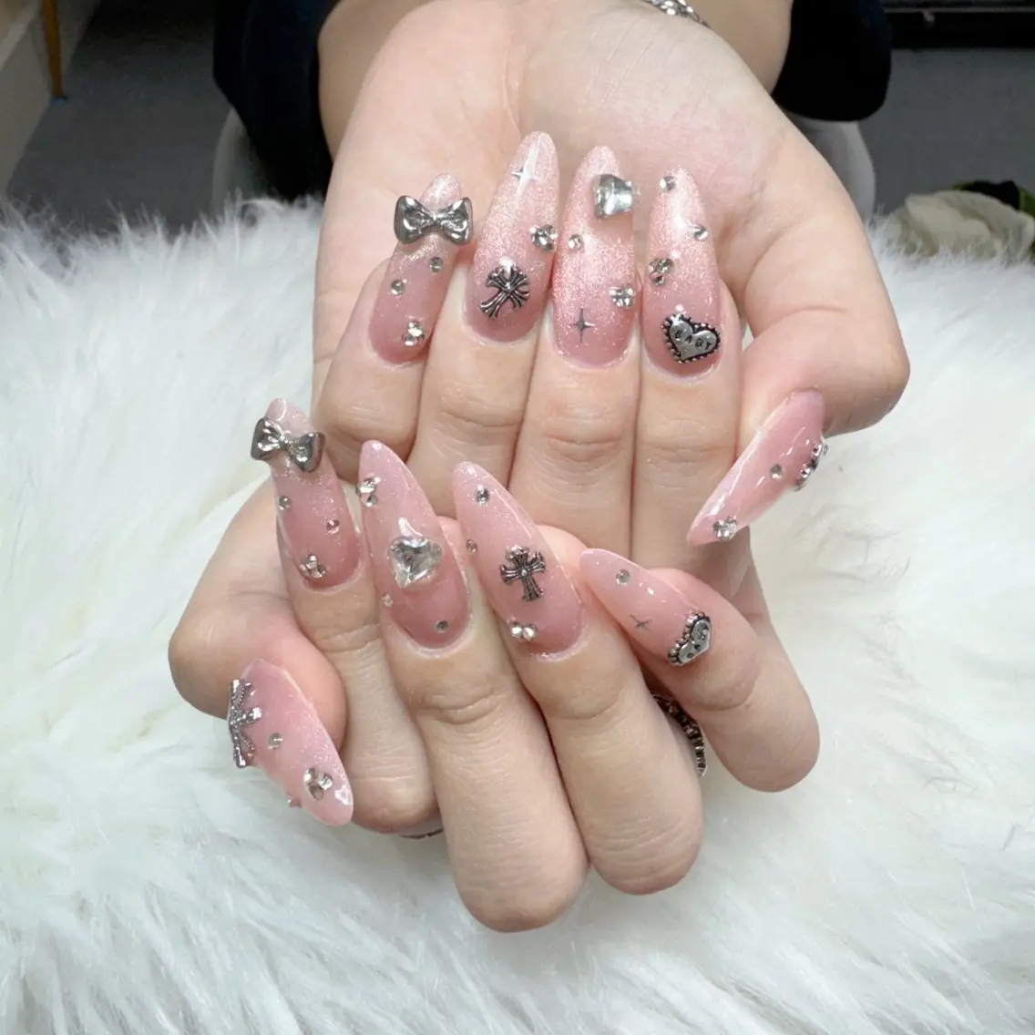 ネイル ハンドネイル 🎀nana🫧 ワンホンネイル🎀のネイルデザイン