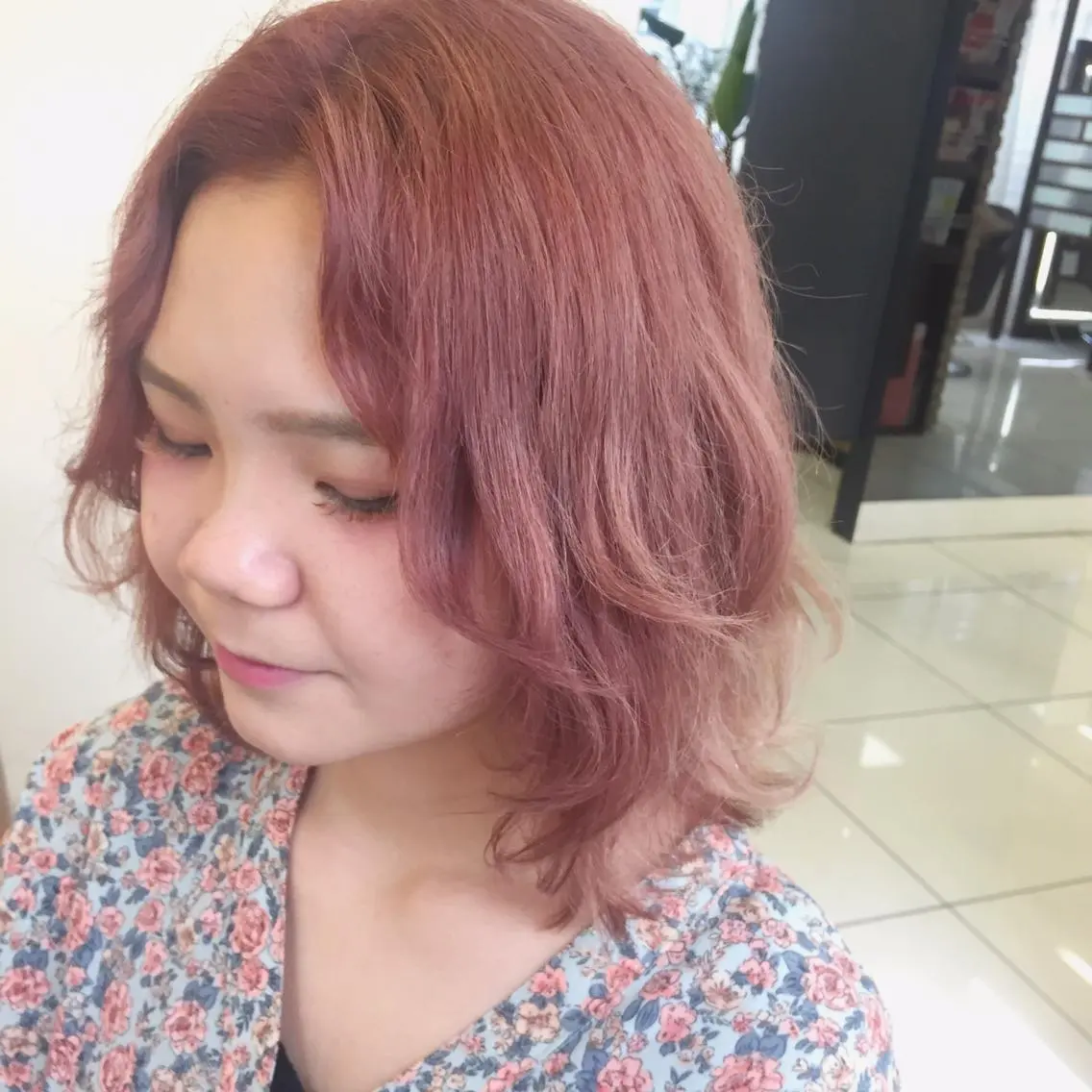 ショート カラー ブリーチ ピンクカラー 大平 美沙のヘアスタイル