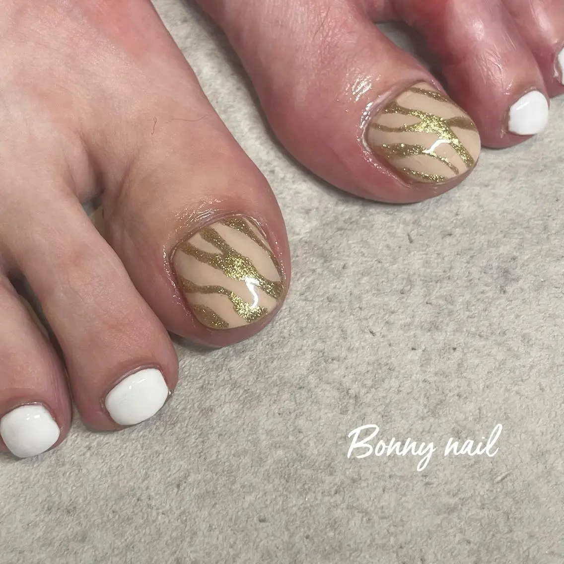 ネイル フットネイル BONNY NAIL 【えみか】のネイルデザイン