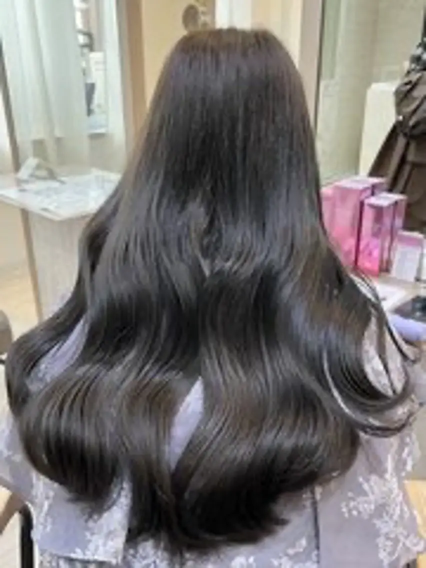 ロング カラー elu あやね💜 🫧カラー・縮毛矯正のヘアスタイル