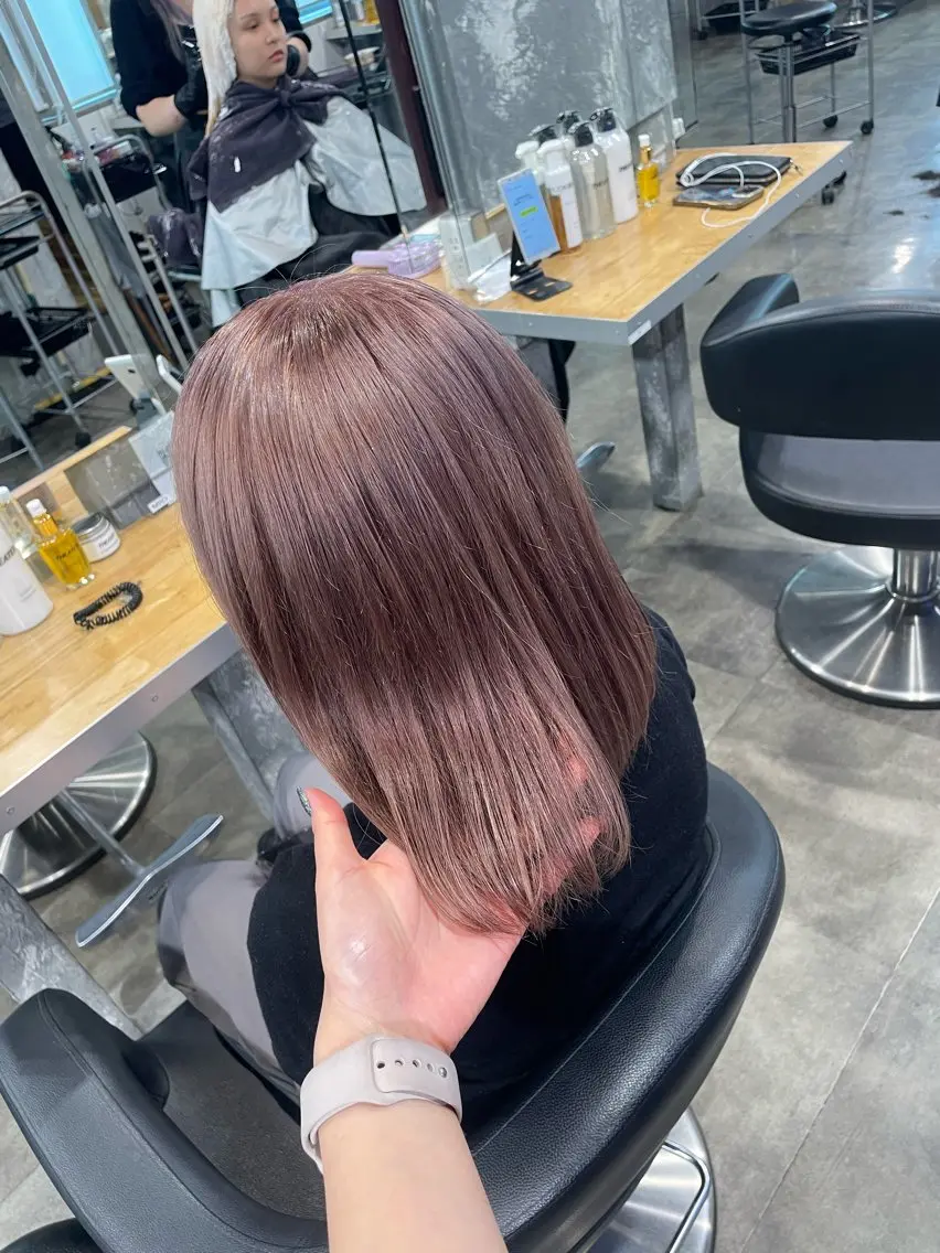 セミロング カラー ヘアカラー ハイトーン 横浜💞ミオのヘアスタイル