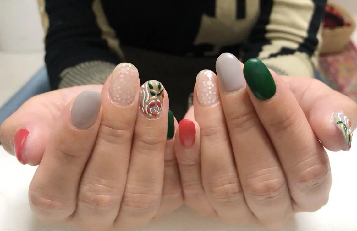 ネイル mano nella manoのネイルデザイン
