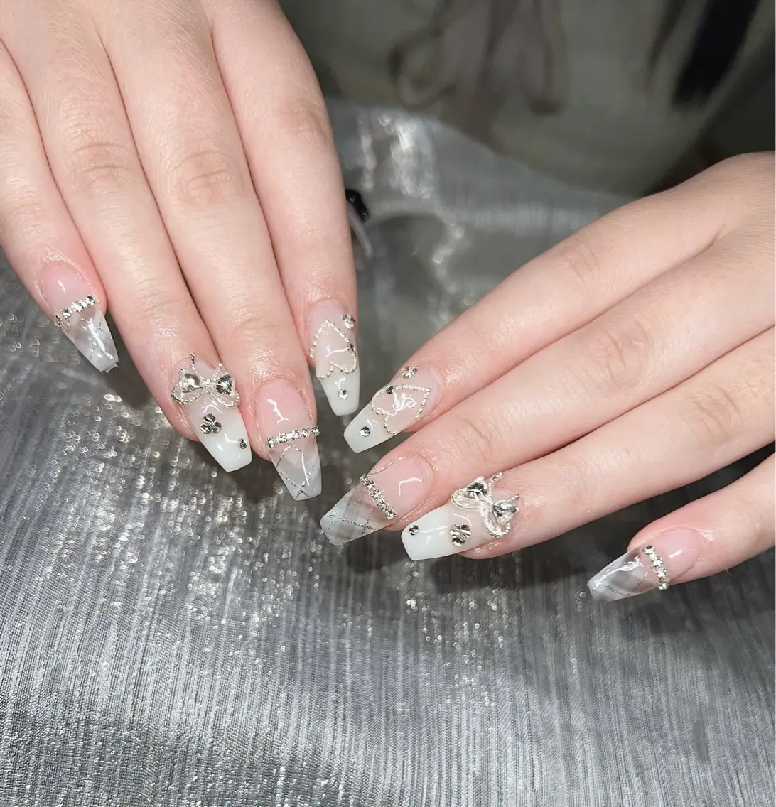 ネイル ハンドネイル Lee Nailsのネイルデザイン