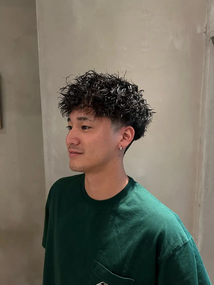 ショート カラー パーマ メンズ 吉岡 幸之進のヘアスタイル