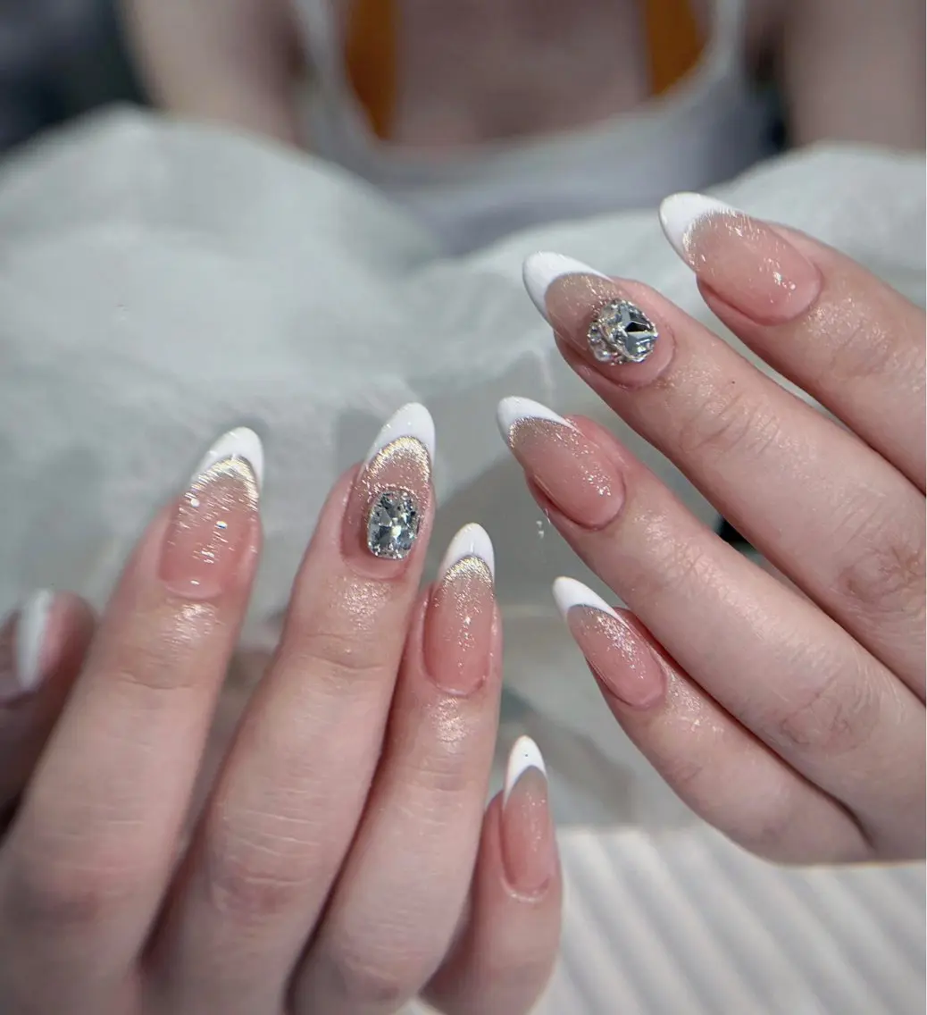 ネイル アートネイル ボルドー フレンチネイル ジェルネイル 氷ネイル・うるうるネイル ハンドネイル Julie Nail Rinのネイルデザイン