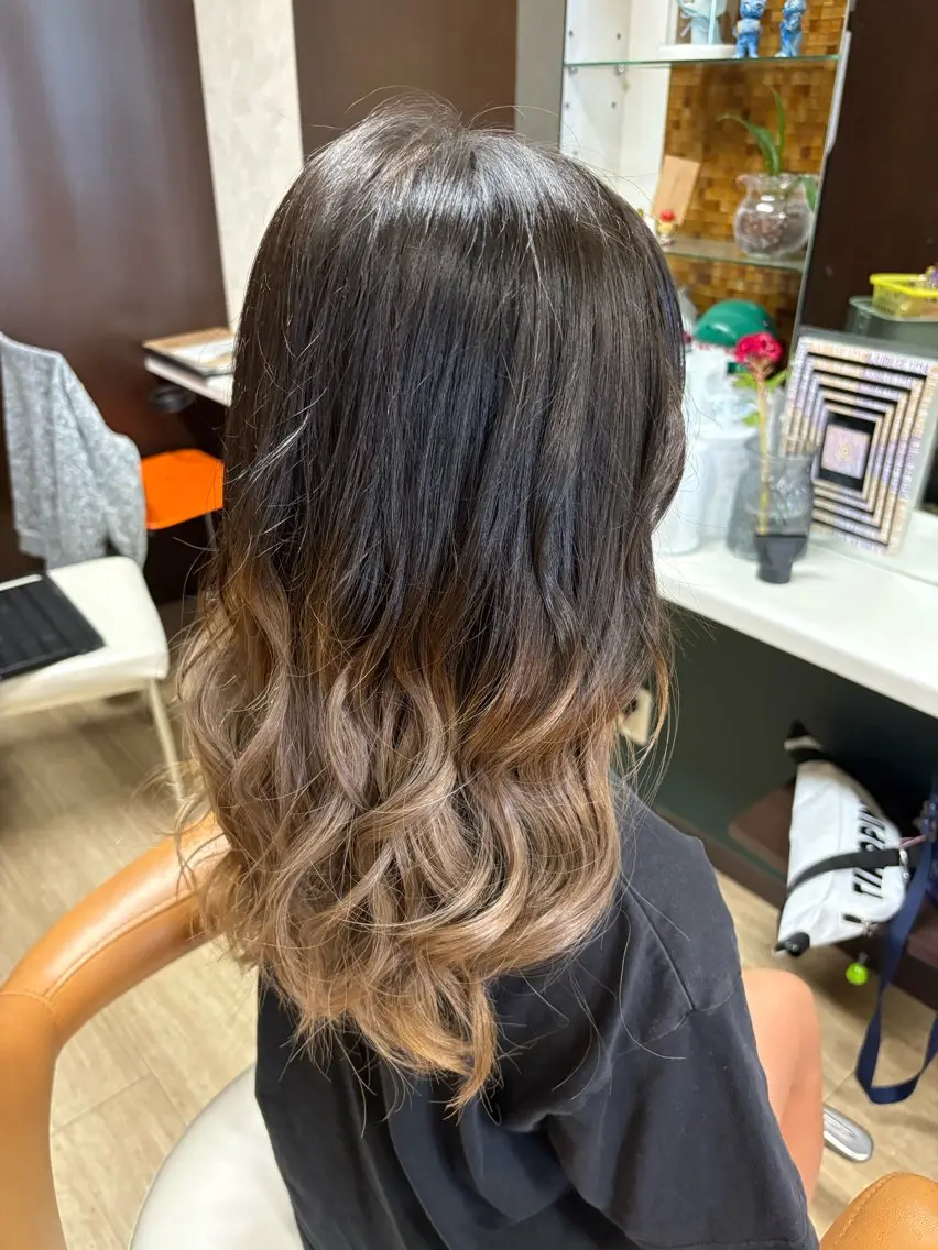 ロング カラー キッズ ヘアカラー 徳留 もも花のヘアスタイル