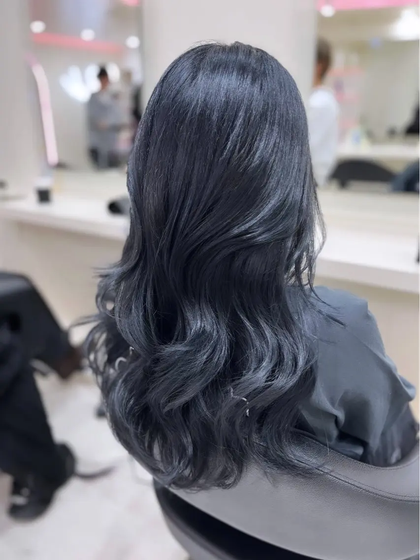 ロング カラー 縮毛矯正× ブルーブラック/池袋のヘアスタイル