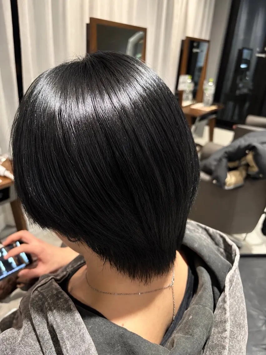カラー メンズ 黒髪 ブルーカラー ブルーブラック FORCE 青木明日翔のヘアスタイル