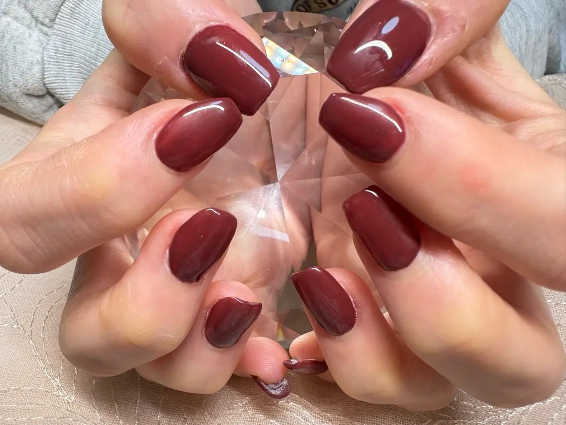 ネイル ボルドー 冬ネイル ハンドネイル 新宿マグネット Mii Nailのネイルデザイン