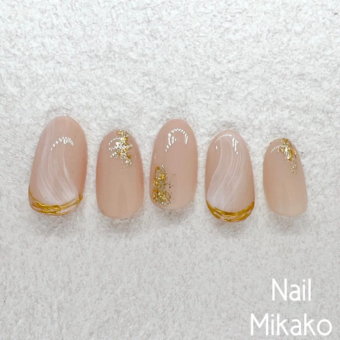 ネイル カジュアル ミラーネイル ニュアンスネイル Nail Mikakoのネイルデザイン